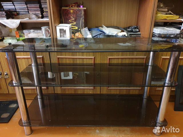 Стеклянная тумба под тв