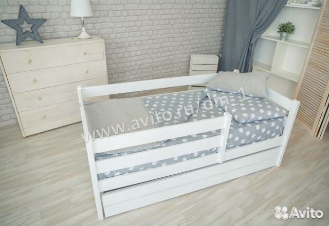 Детская кровать из массива