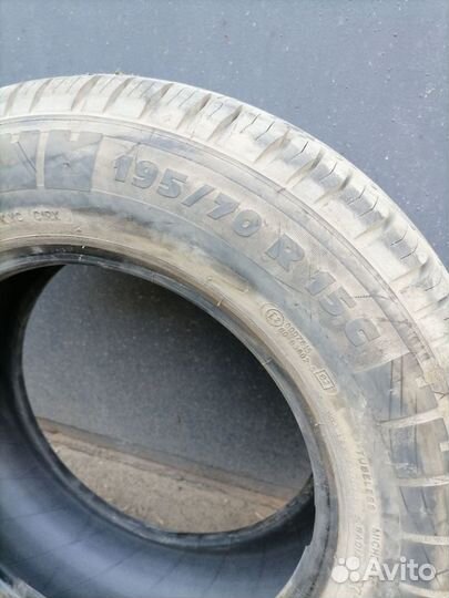 Michelin Agilis 51 195/70 R15C 98T