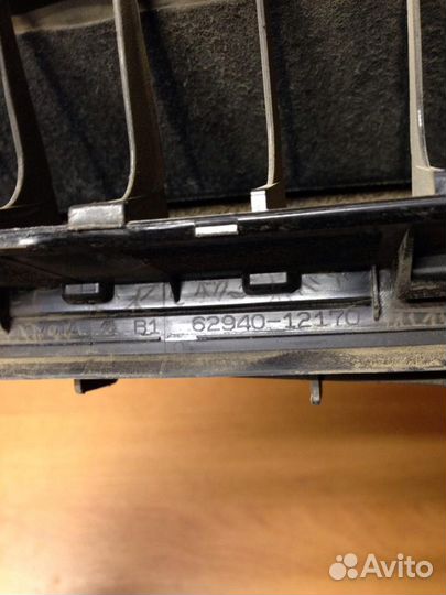 Клапан вентиляции правый Toyota Land Cruiser 200