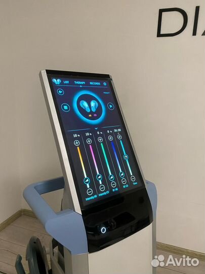 Аппарат для коррекции фигуры и массажа EMSculpt