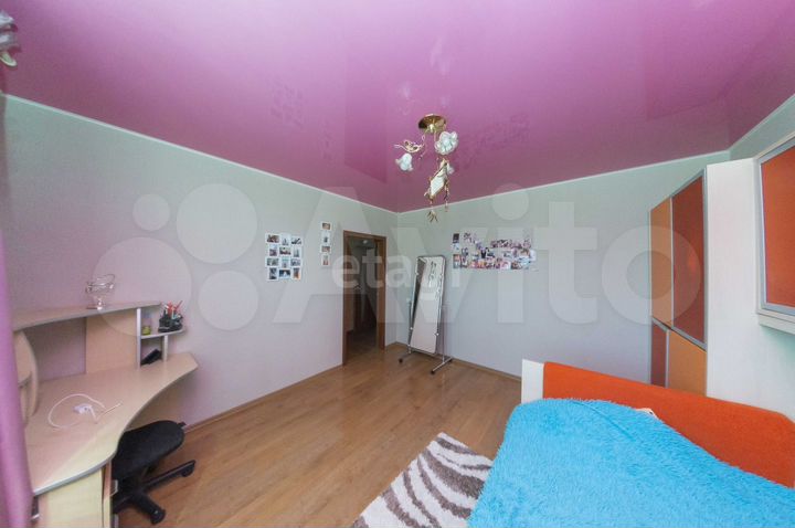 Коттедж 232,8 м² на участке 10 сот.