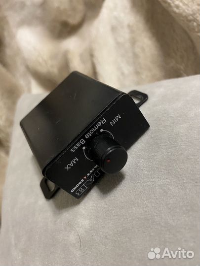 Remote Bass (регулятор баса)