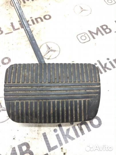 Педаль тормоза Infiniti