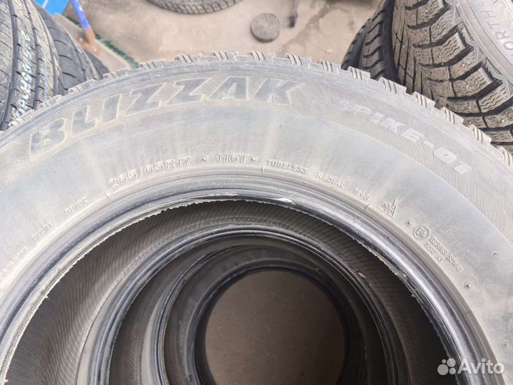 Bridgestone Blizzak Spike-01 265/65 R17