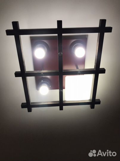 Продам Люстру