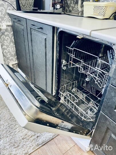 Посудомоечная машина Electrolux