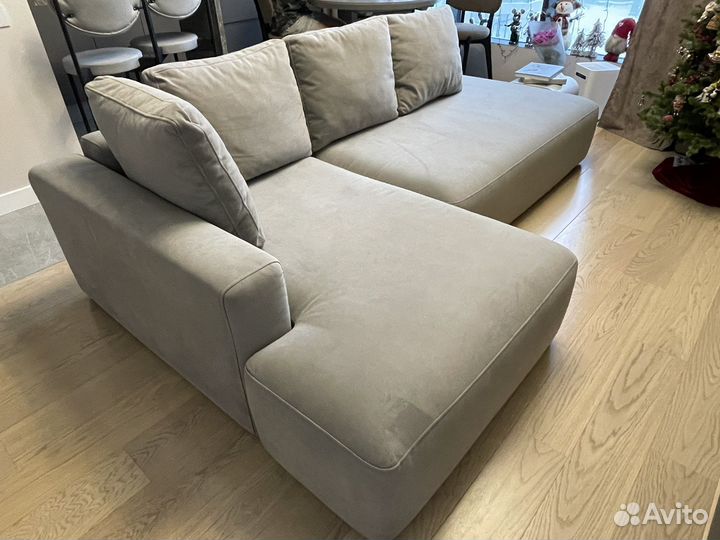 Диван новый угловой с хранением