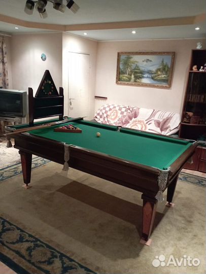Бильярдный стол