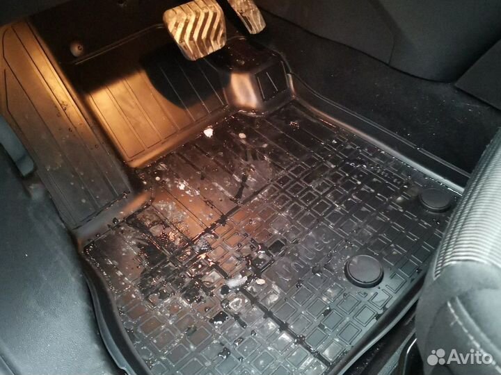 Коврики в салон и бaгажник автомобиля