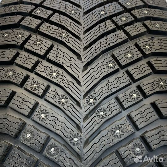 Michelin X-Ice North 4 245/35 R20 95H