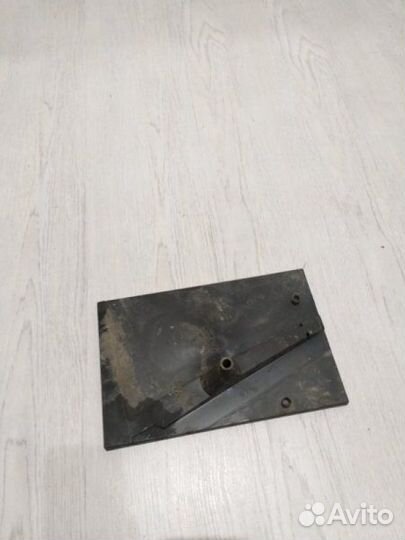 Корпус площадка крепления аккумулятора акб Renault