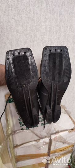 Лыжные ботинки