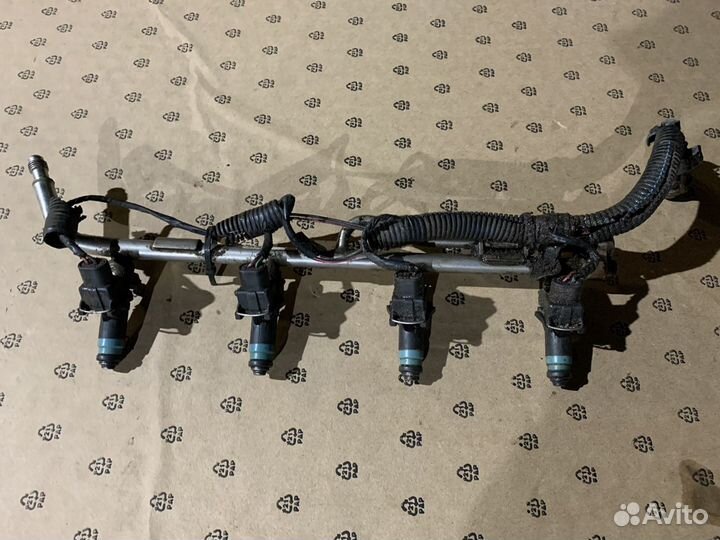 Рампа топливная б/у Лада 2112 LADA 2112 1,6 л