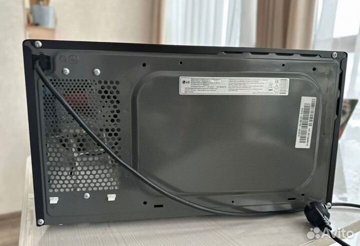 Микроволновая печь LG MW23R35GIB