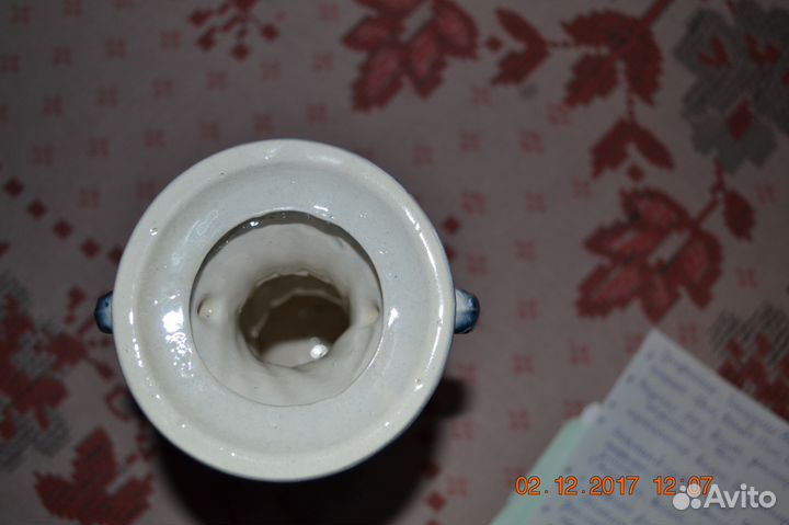 Керамические вазочки с цветами