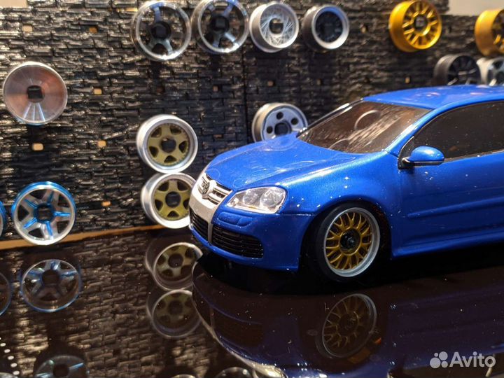 VW Golf R32 (кузов Kyosho mini-z)