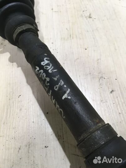 Полуось передняя левая шаран 1.8 МКПП 2001 год