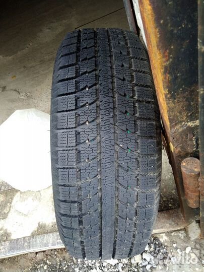 Toyo Observe GSi-5 215/65 R16