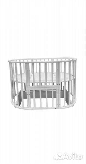 Кроватка детская с маятником