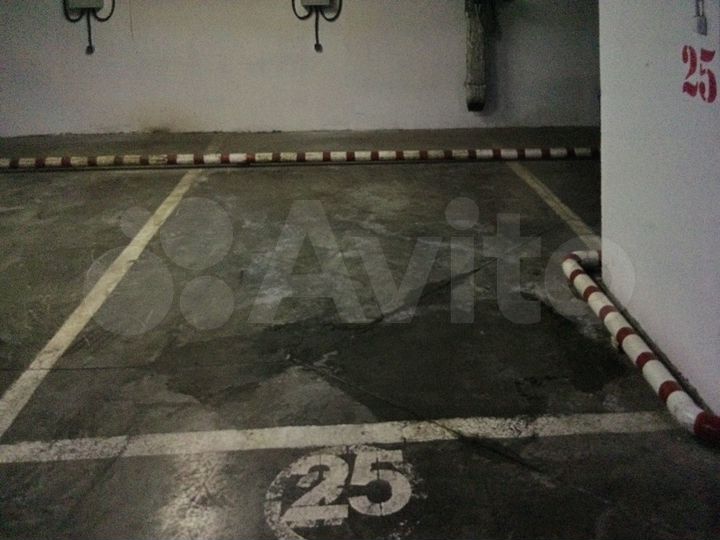 Машиноместо, 30 м²