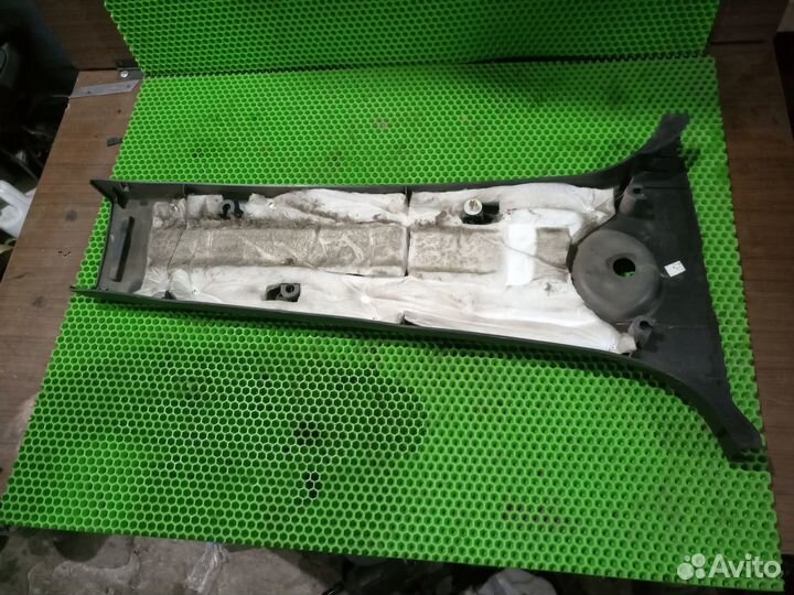 Накладка стойки средняя левая нижняя Lifan X60