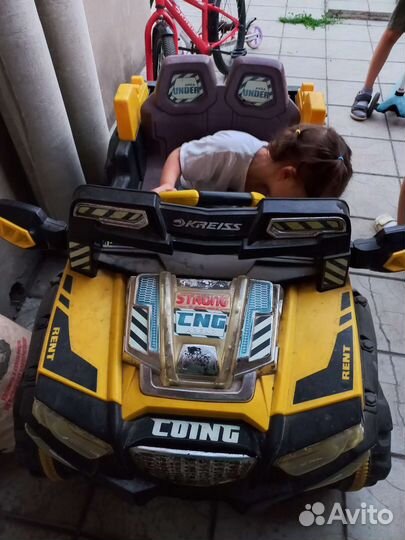 Детский электромобиль двухместный бу