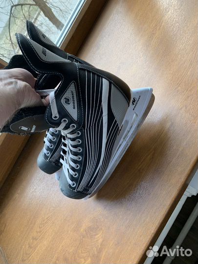 Коньки хоккейные 43 размер