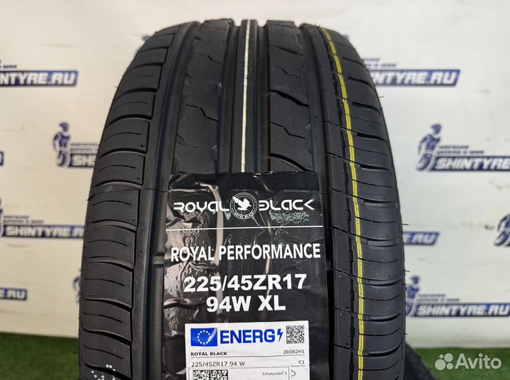 Royal Black Royal Performance 225/45 R17 94W