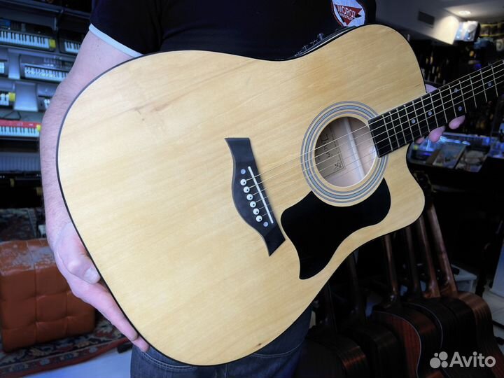 Электроакустическая гитара