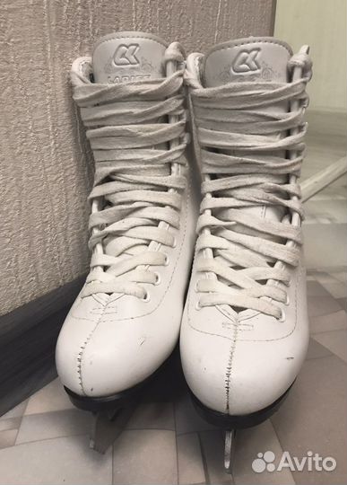 Коньки фигурные 32