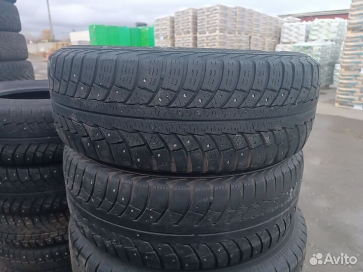 Gislaved Nord Frost 200 215/65 R16