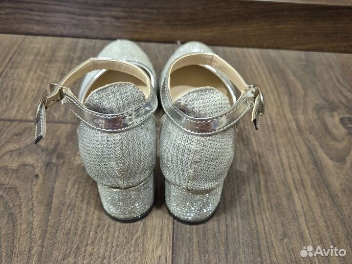 Туфли нарядные для девочки 29-30