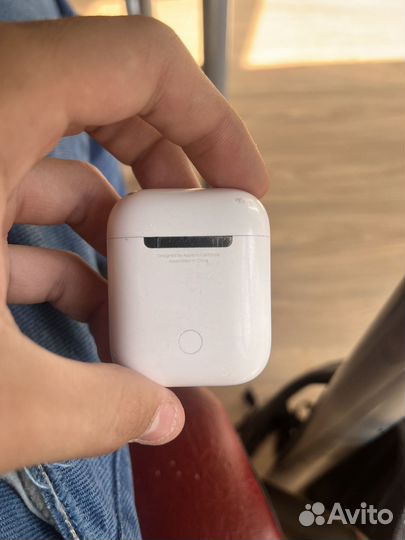 Продаю airpods 1 оригинал