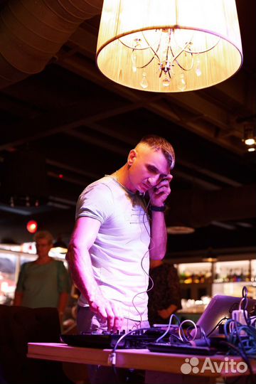 Диджей, Dj