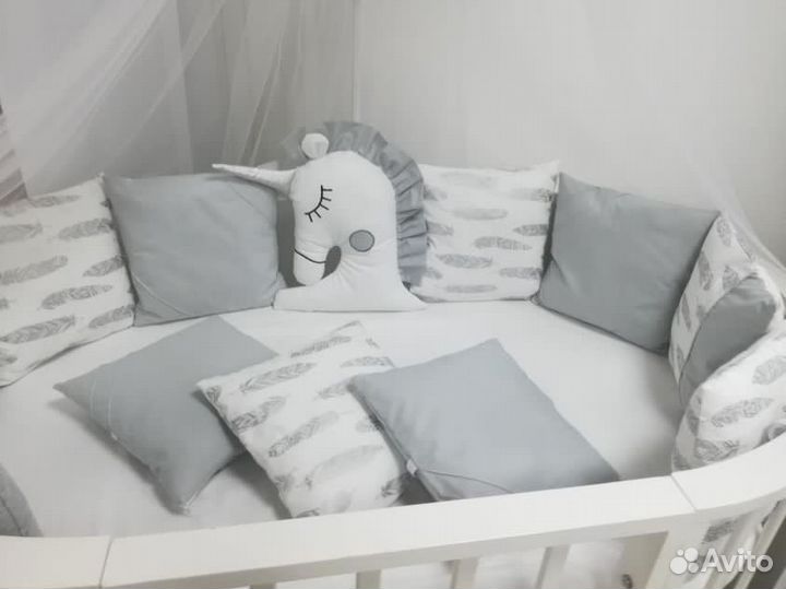 Кровать с матрасом и бортиками