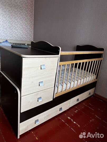 Детская кроватка