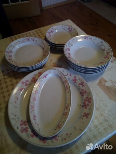 Столовый сервиз на 5 персон, блюдо, селедочница