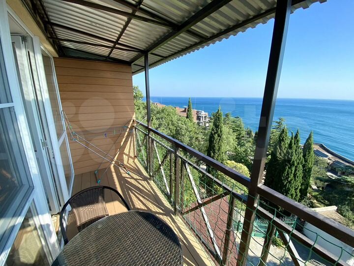 2-к. квартира, 60 м², 3/3 эт.