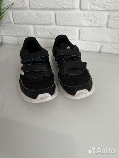 Кроссовки adidas