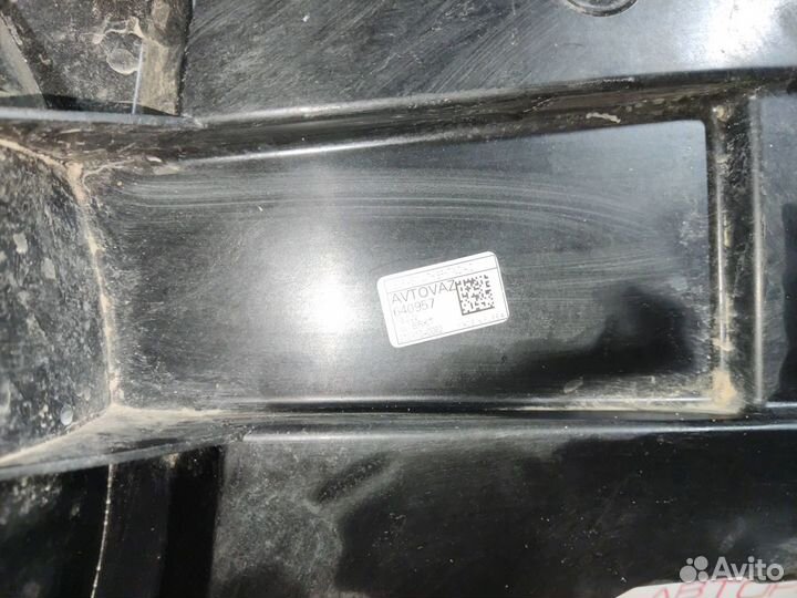 Диффузор с электровентилятором LADA Granta Kalina