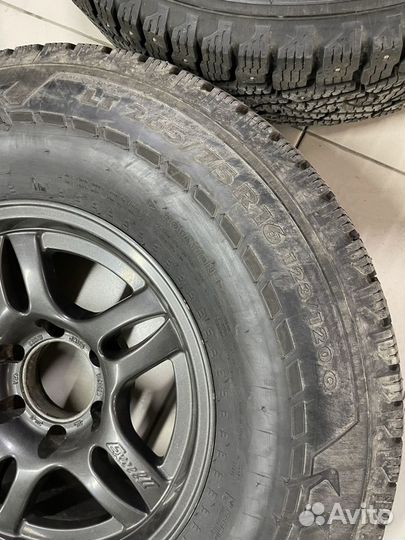 Комлект зимних колёс Nokian 265/75R16 6x139.7 ET20