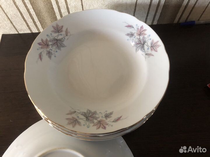 Шикарный набор тарелок. Япония. Фарфор