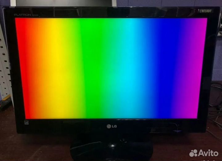 ЖК монитор LG E40 E2240S-PN