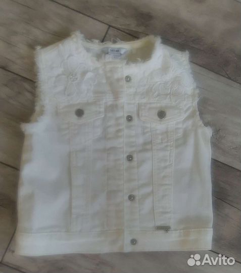 Джинсовая жилетка для девочки