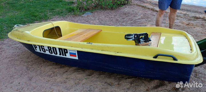 Стеклопластиквоая лодка 