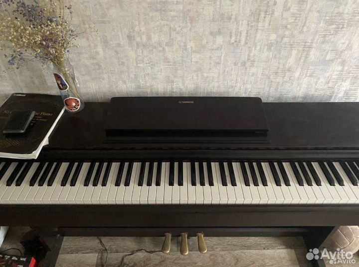 Цифровое пианино yamaha Arius YDP-143