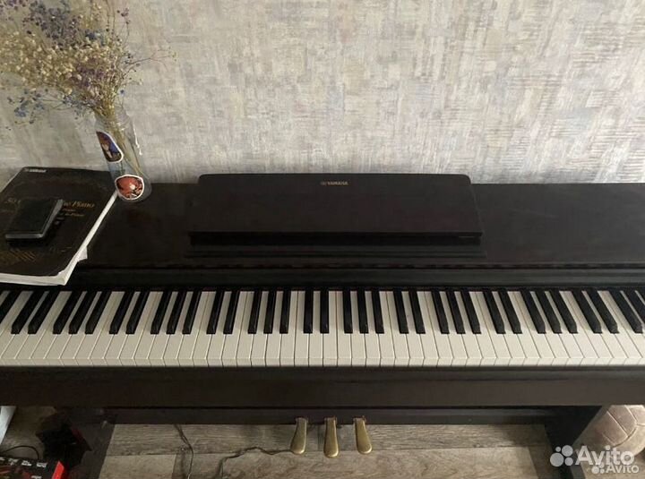 Цифровое пианино yamaha Arius YDP-143