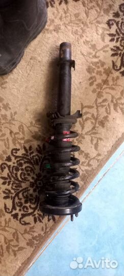 Левая стойка амортизатора honda accord 8 2.4