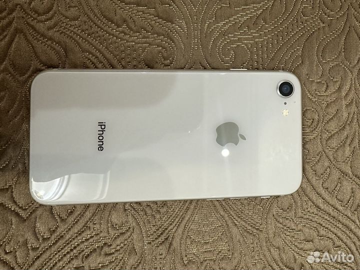 iPhone 8, 64 ГБ